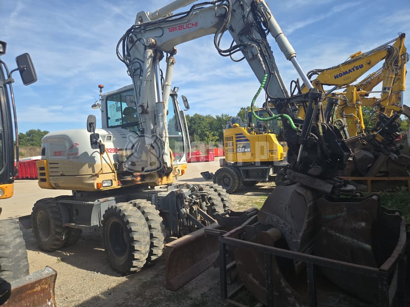 Picture of the Takeuchi TB295W