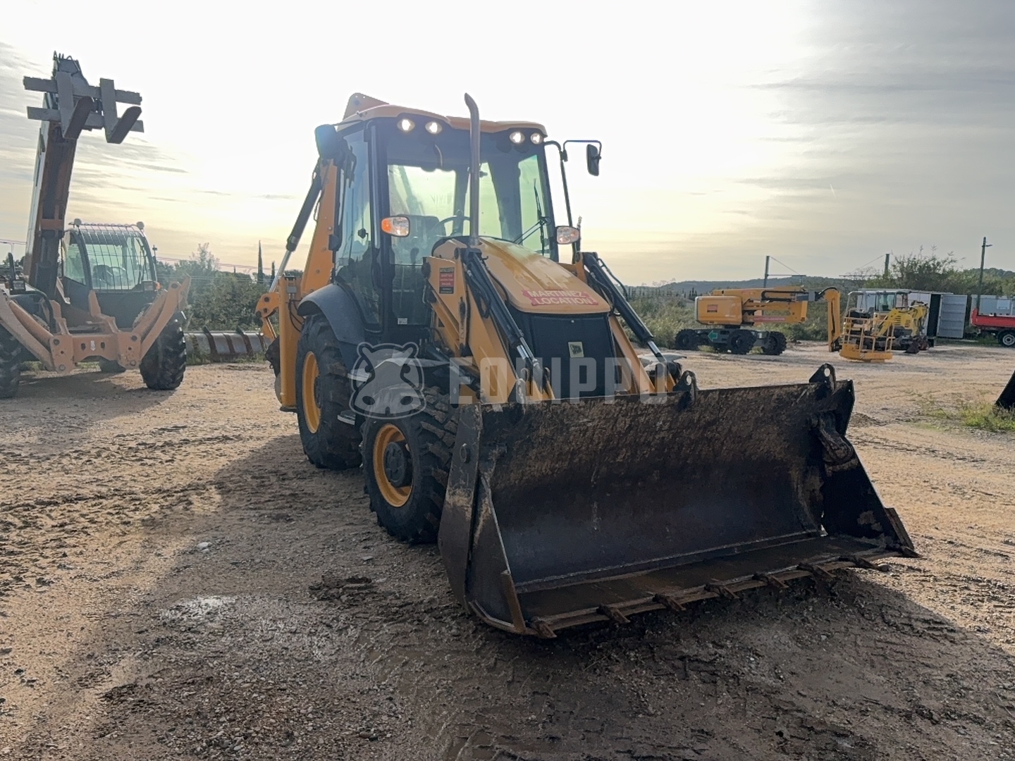 JCB 3CX  - - Gebruikte Graaflaadcombinatie