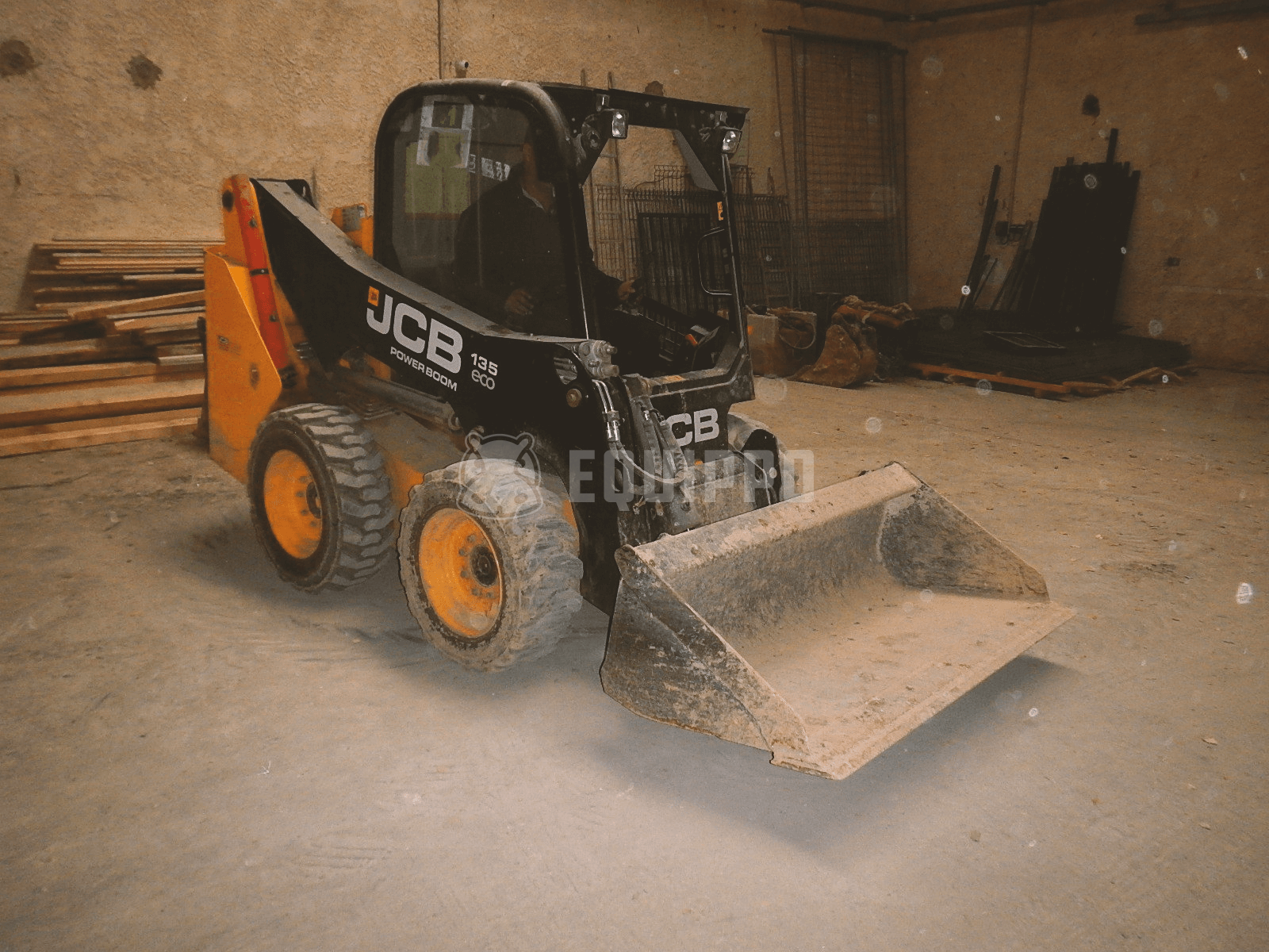 JCB 135 T4  - - Used Loader