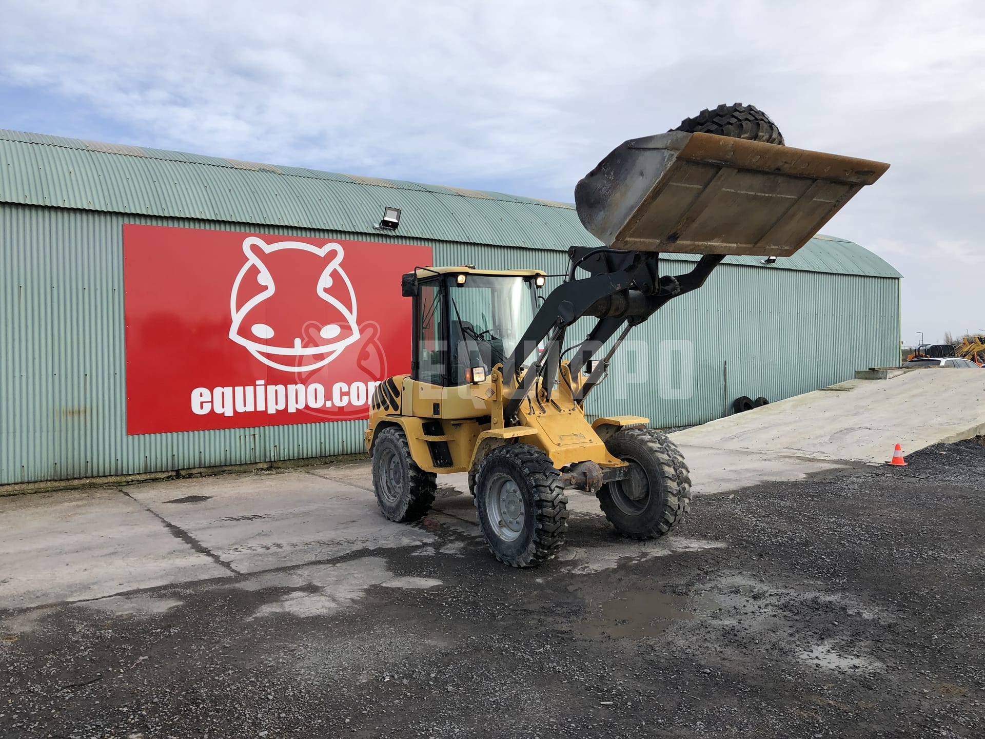 Volvo L30B-Z/X  - - Used Loader