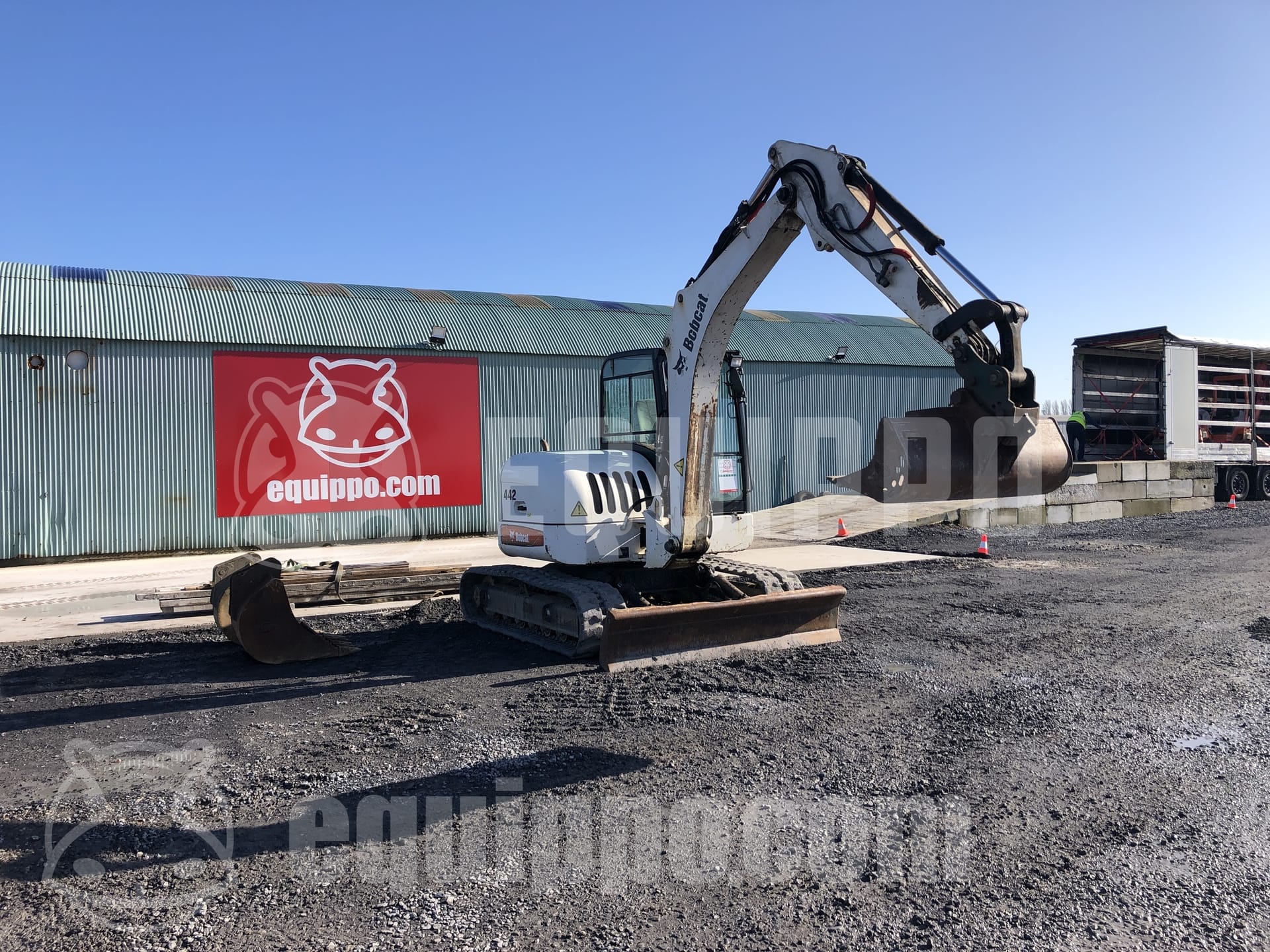 Bobcat 442D  - - Used Midi Excavator 7t - 12t