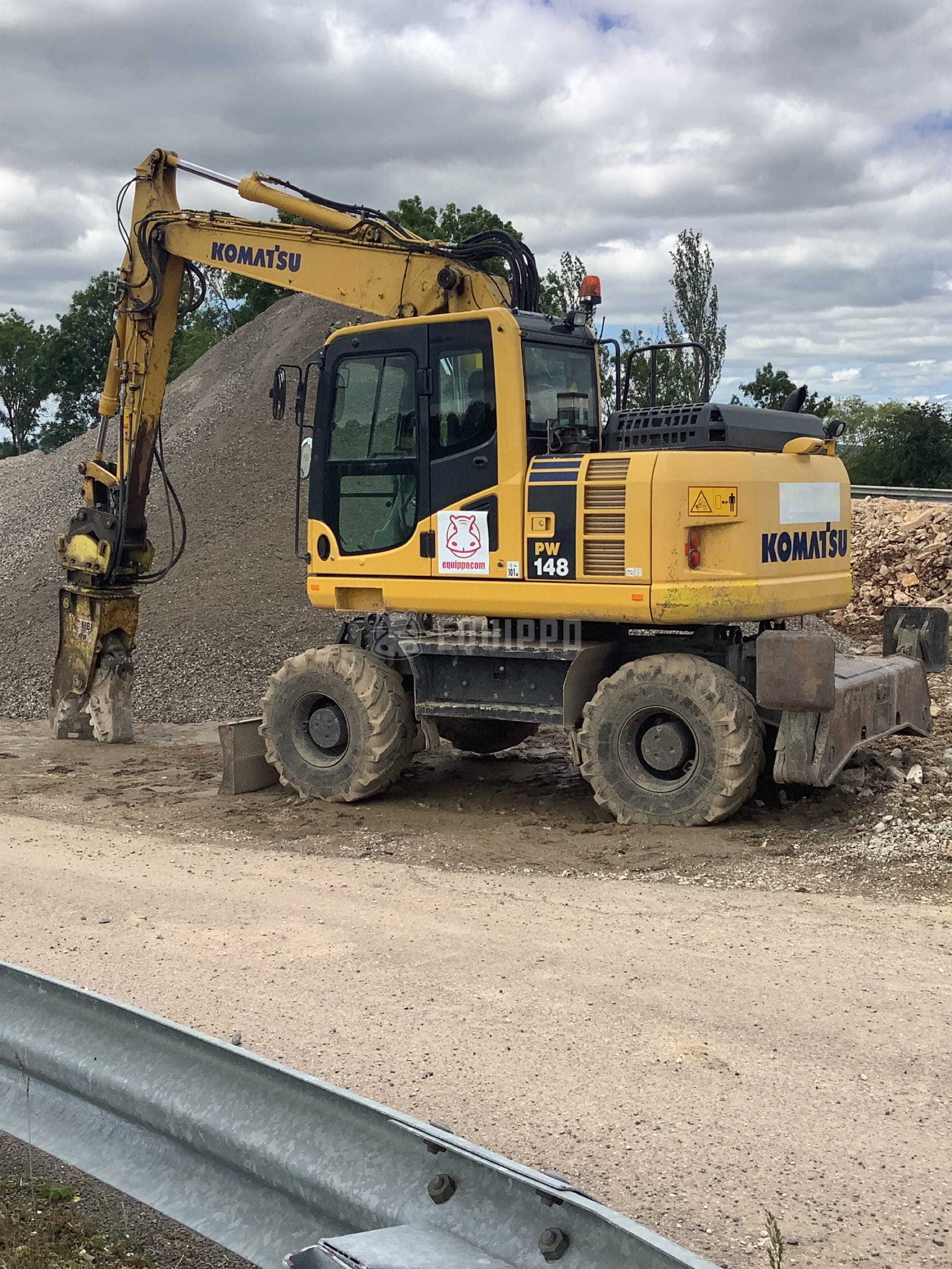 Komatsu PW148-8 - - Used Wheeled Excavator