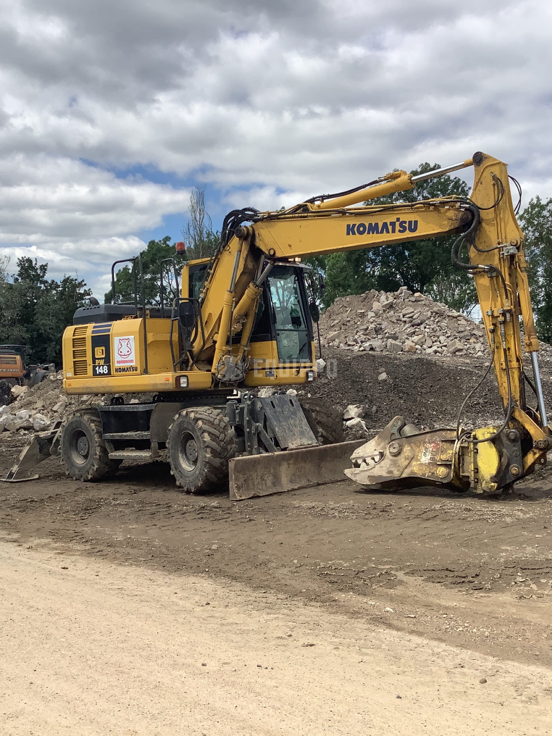 Komatsu PW148-8 - - Used Wheeled Excavator