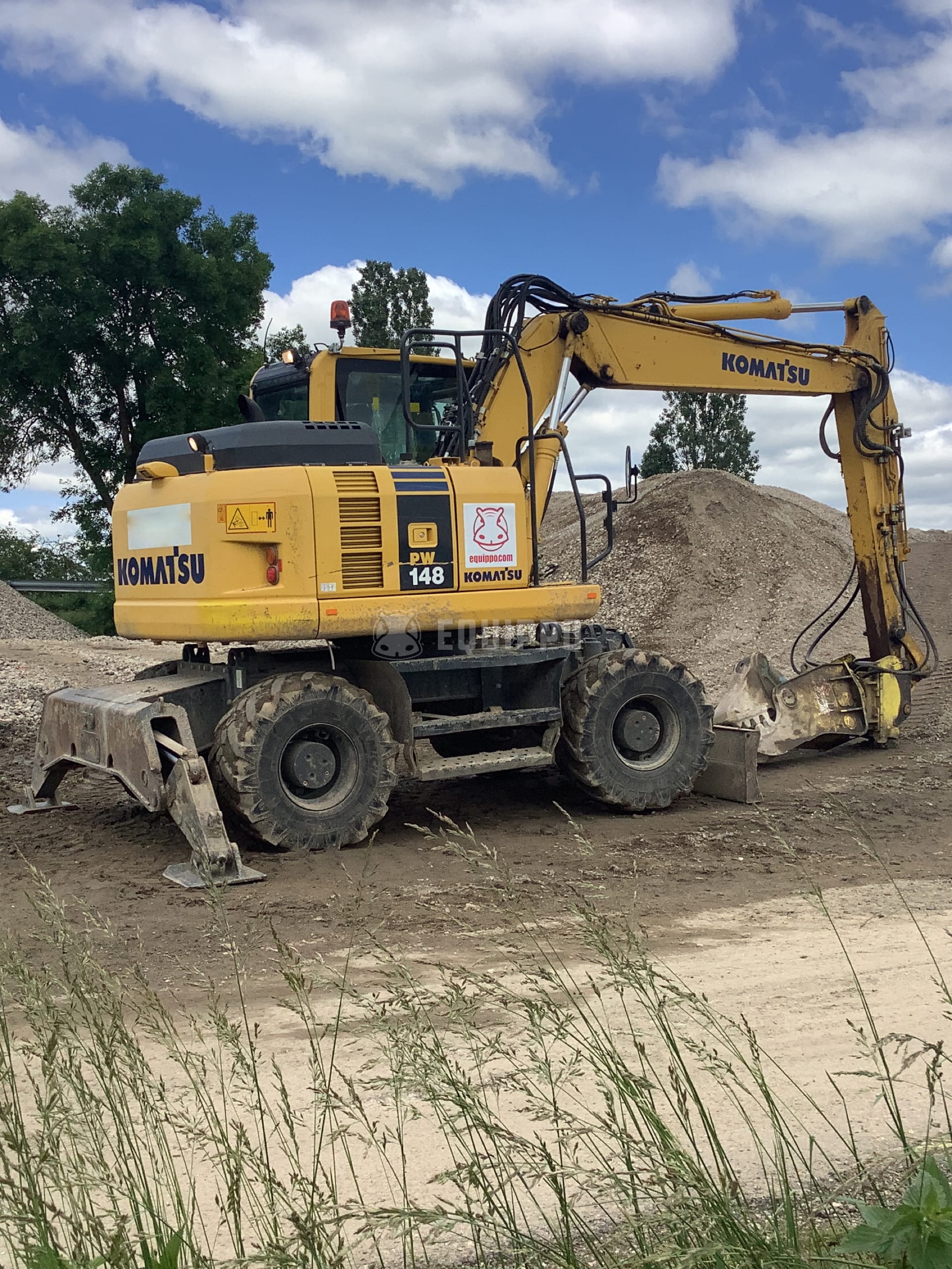 Komatsu PW148-8  - - Used Wheeled Excavator