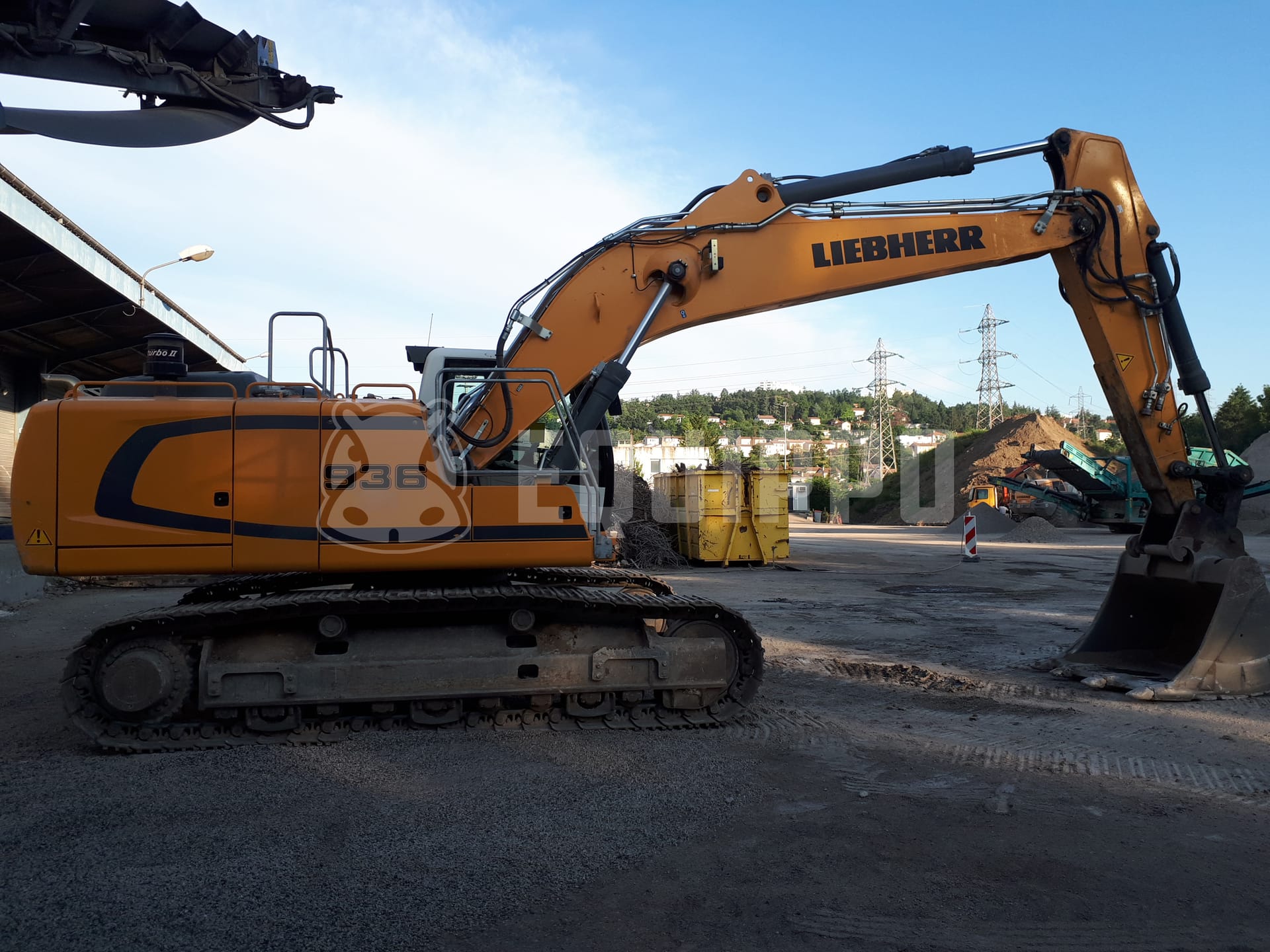 Liebherr R936 LC - - Used Tracked Excavator