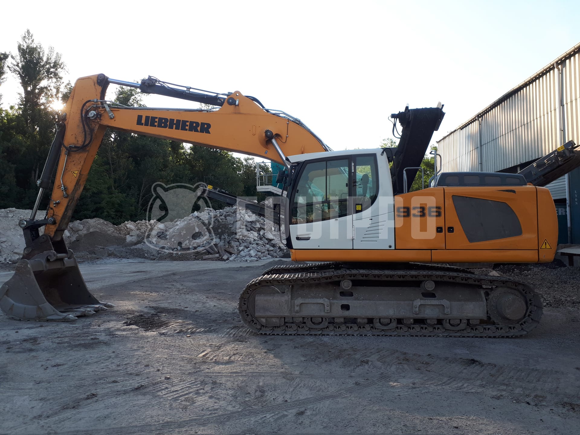 Liebherr R936 LC - - Used Tracked Excavator