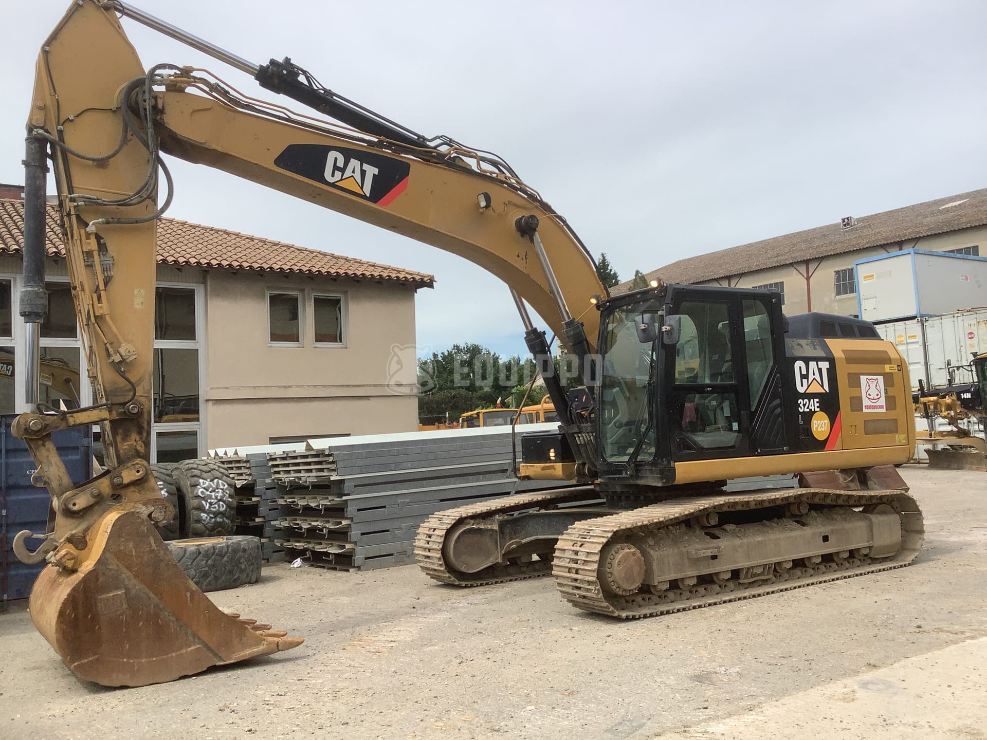 Caterpillar 324E L  - - Used Tracked Excavator