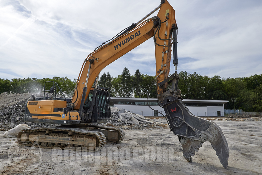 Hyundai HX260NL  - - Excavadora de cadenas Usada