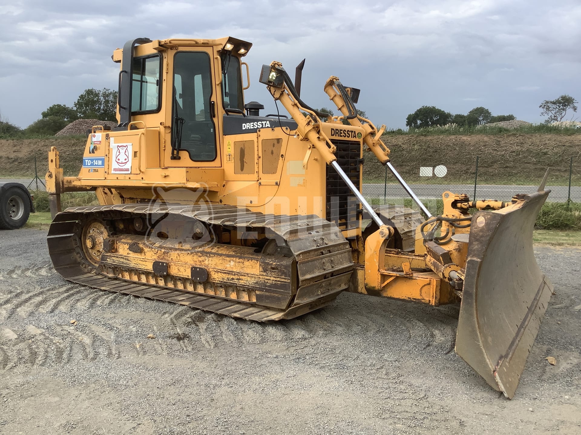 Dressta TD-14M LGP  - - Used Tracked Dozer