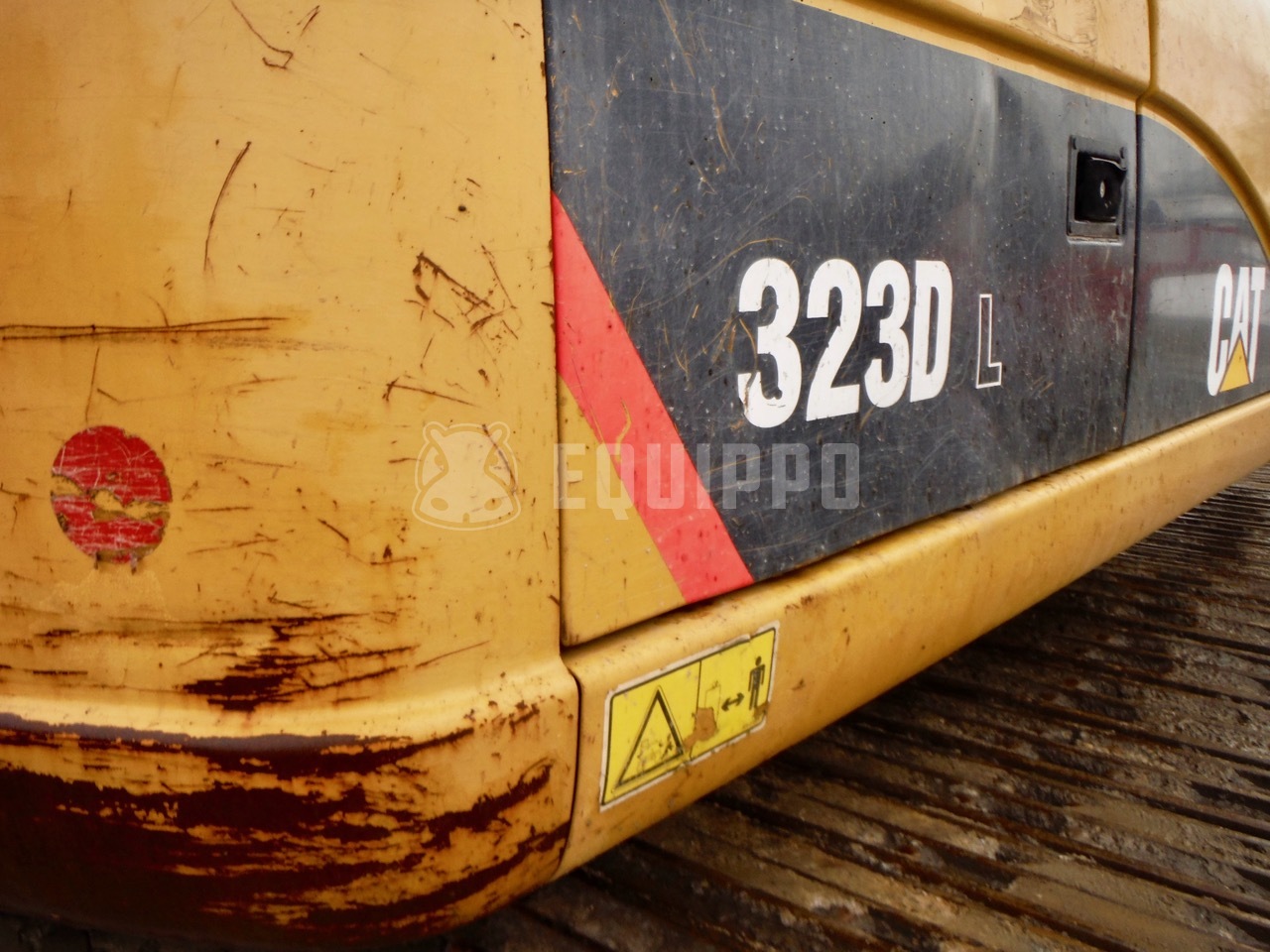 Caterpillar 323 D L  - - Used Tracked Excavator