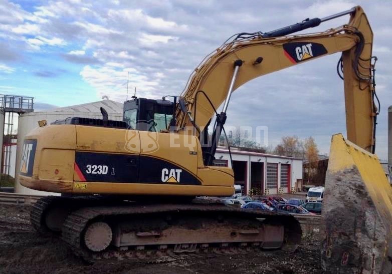 Caterpillar 323 D L  - - Used Tracked Excavator