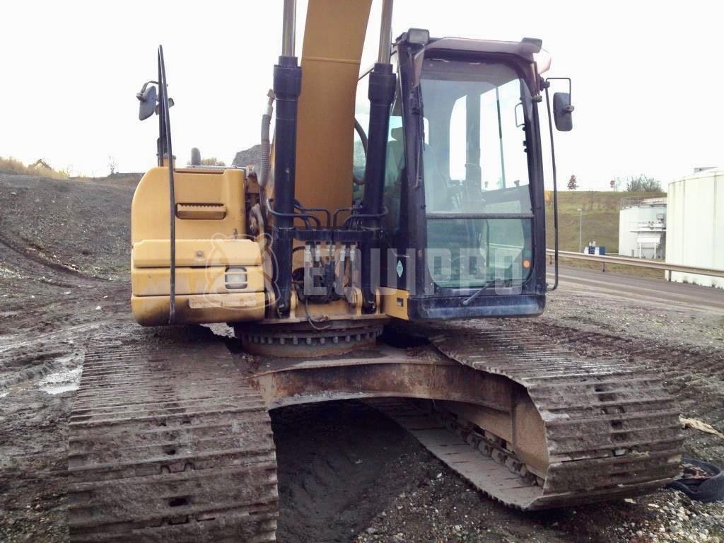 Caterpillar 323 D L  - - Used Tracked Excavator