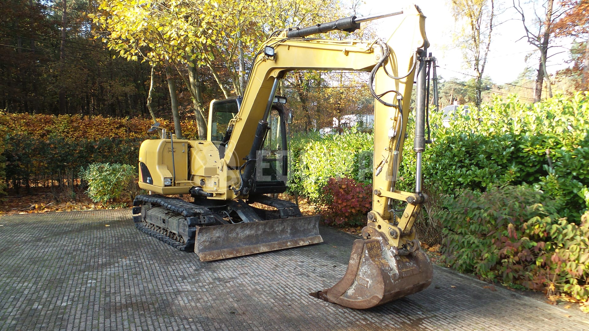 Caterpillar 307C  - - Used Midi Excavator 7t - 12t