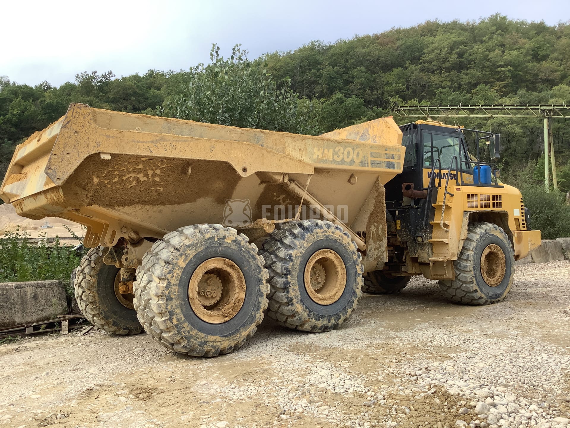 Komatsu HM300-3 - - Dúmper Usada
